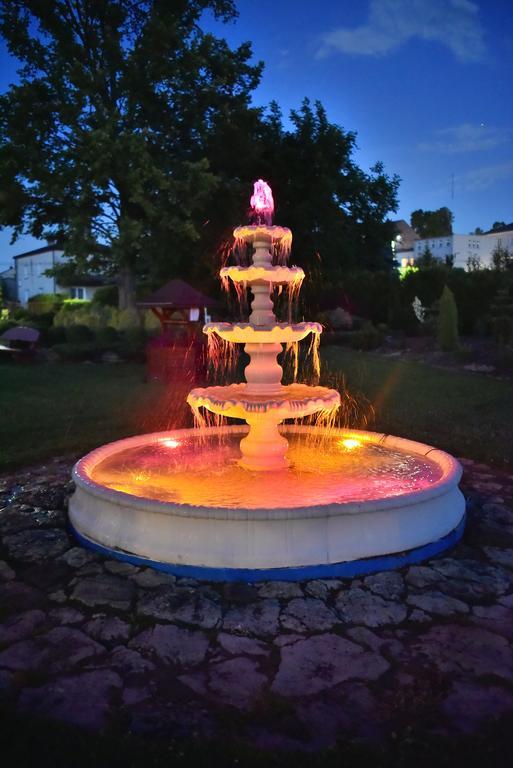 Hotel Restauracja Lorenzo Stopnica ภายนอก รูปภาพ