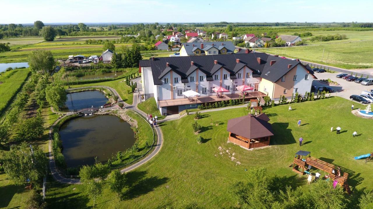 Hotel Restauracja Lorenzo Stopnica ภายนอก รูปภาพ