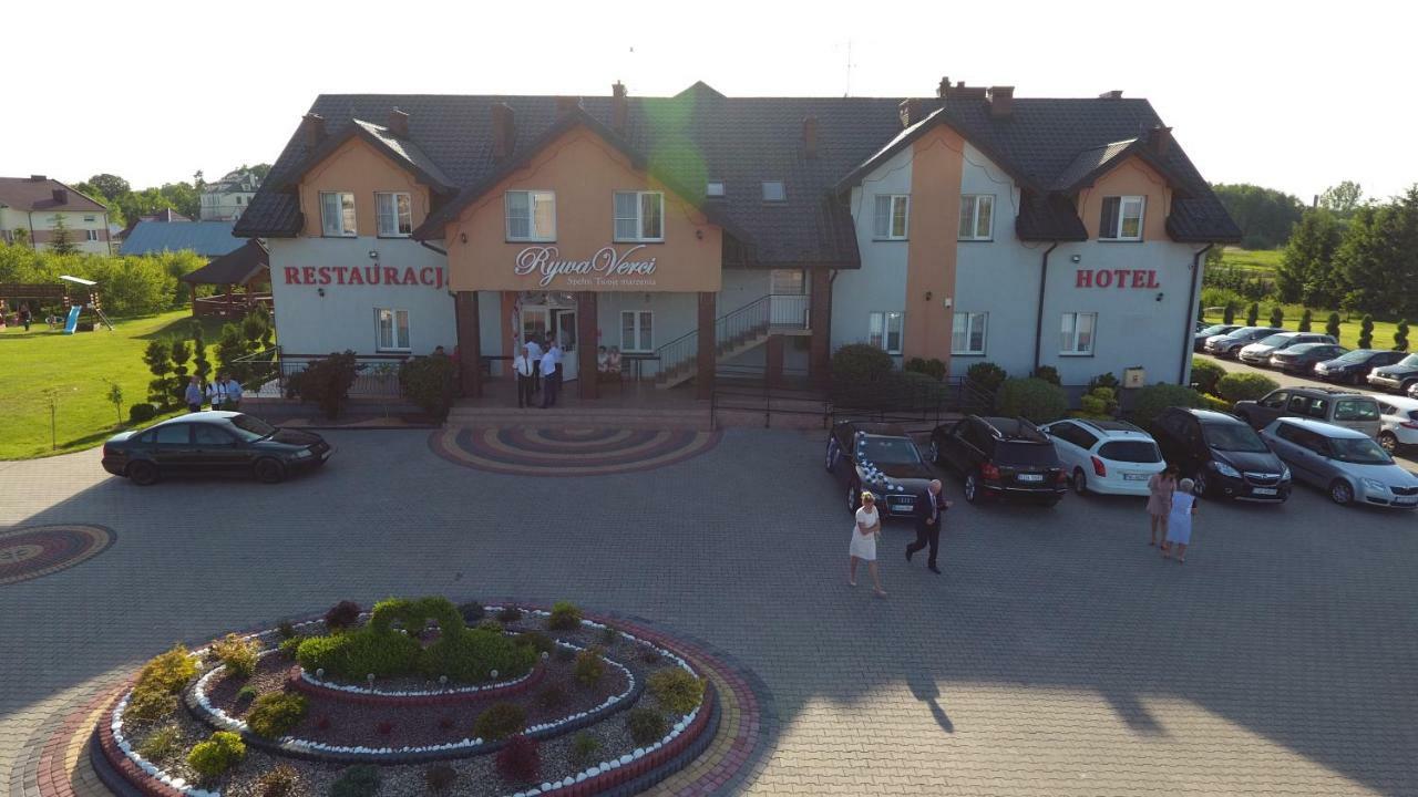 Hotel Restauracja Lorenzo Stopnica ภายนอก รูปภาพ